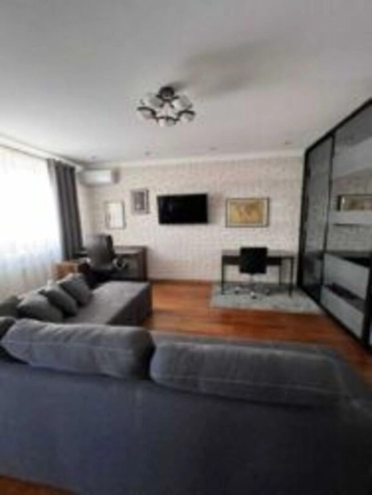 Apartments for sale. 1 room, 43 m², 3rd floor/12 floors. 12, Boholyubova , Sofiyivska Borshchahivka. 