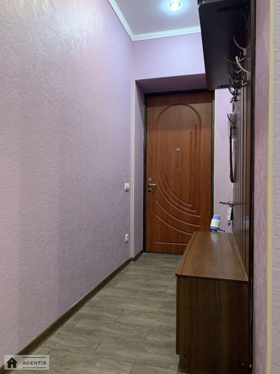 Apartment for rent. 3 rooms, 115 m², 6th floor/9 floors. 34, Mykhayla Hrushevskoho vul., Kyiv. 