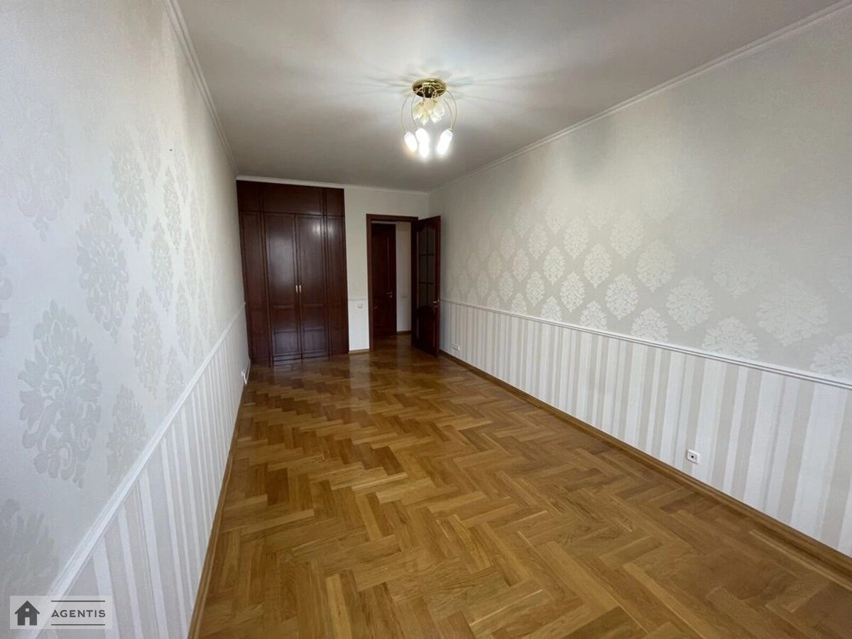 Сдам квартиру 4 комнаты, 215 m², 2 эт./11 этажей. 14, Паторжинского 14, Киев. 