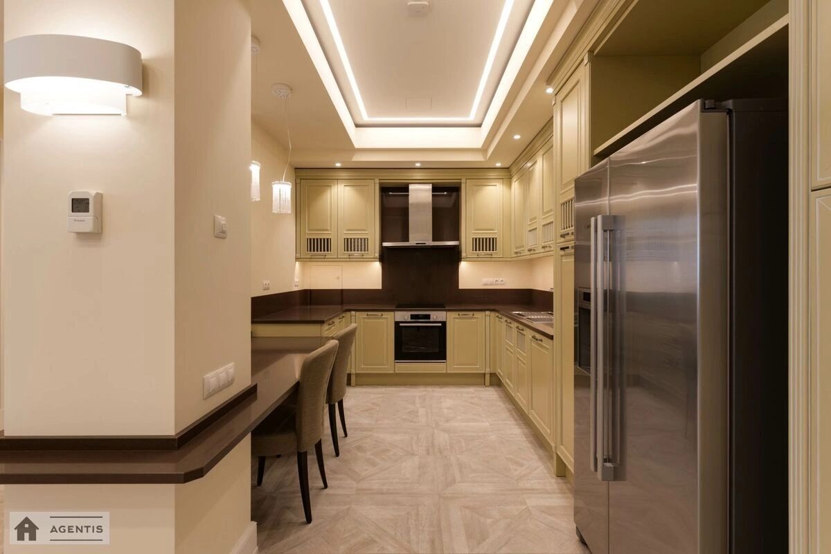 Apartment for rent. 3 rooms, 165 m², 10th floor/11 floors. 9, Mykhayla Hrushevskoho vul., Kyiv. 