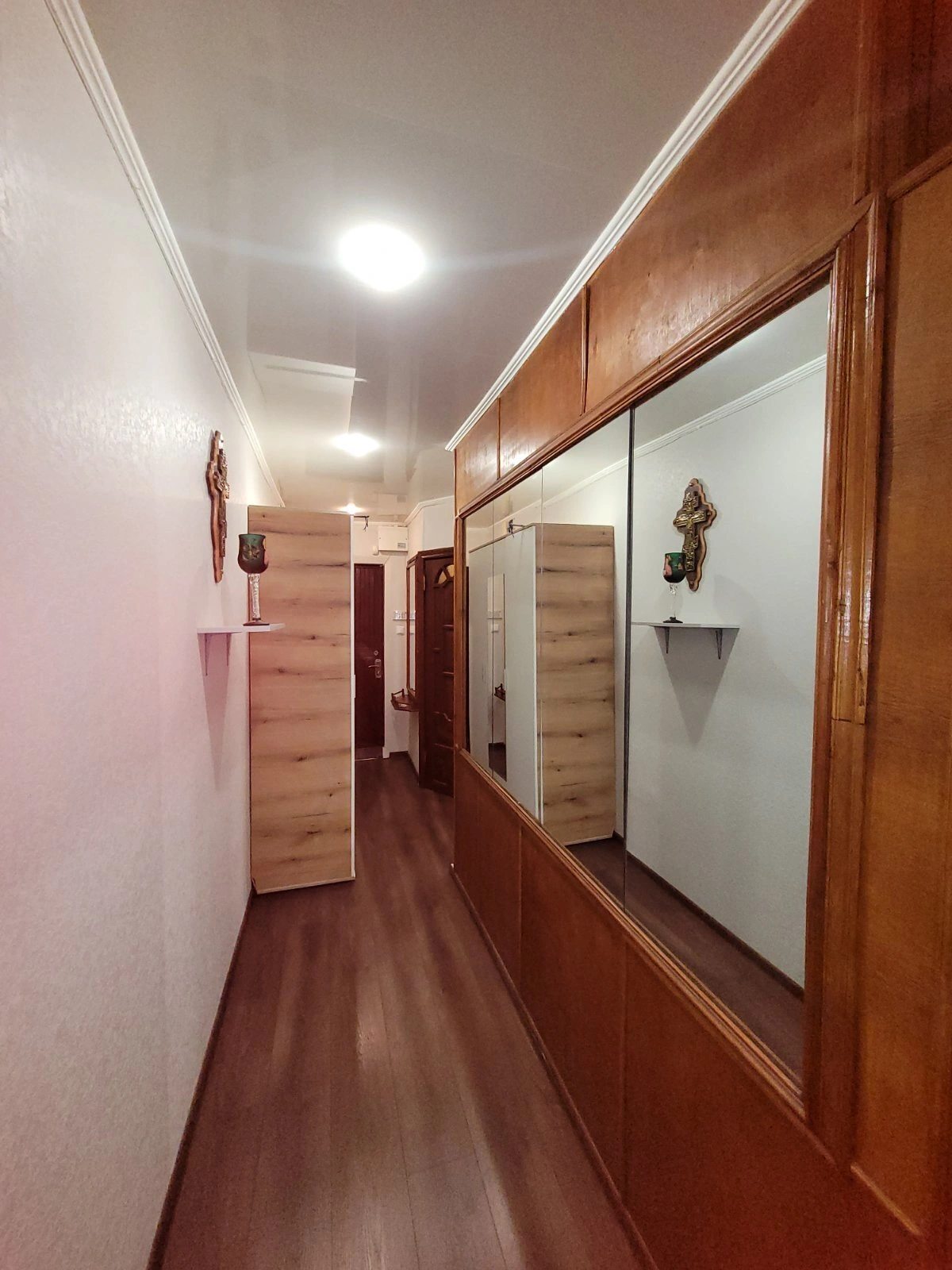 Apartments for sale 3 rooms, 694 m², 1st fl./5 floors. 27, Lyustdorfskaya Doroha , Odesa. 