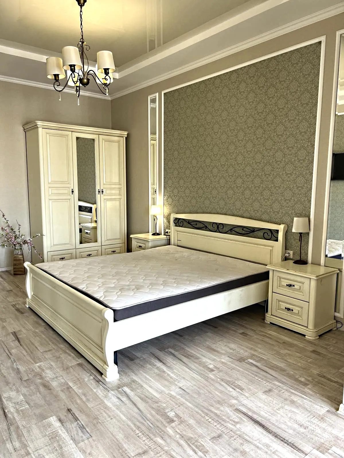 Продаж квартири 1 кімната, 605 m², 8 пов./13 поверхів. 9, Аркадиевский пер., Одеса. 