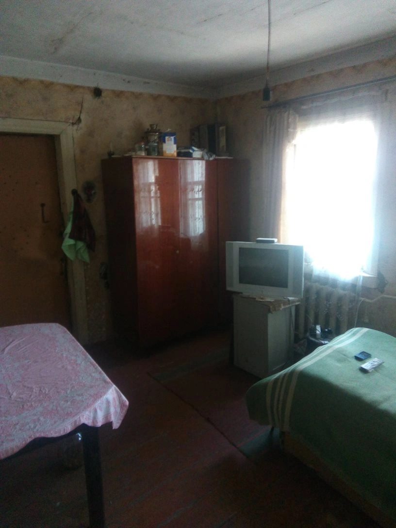 House for sale. 4 rooms, 70 m², 1 floor. Ivankiv. 