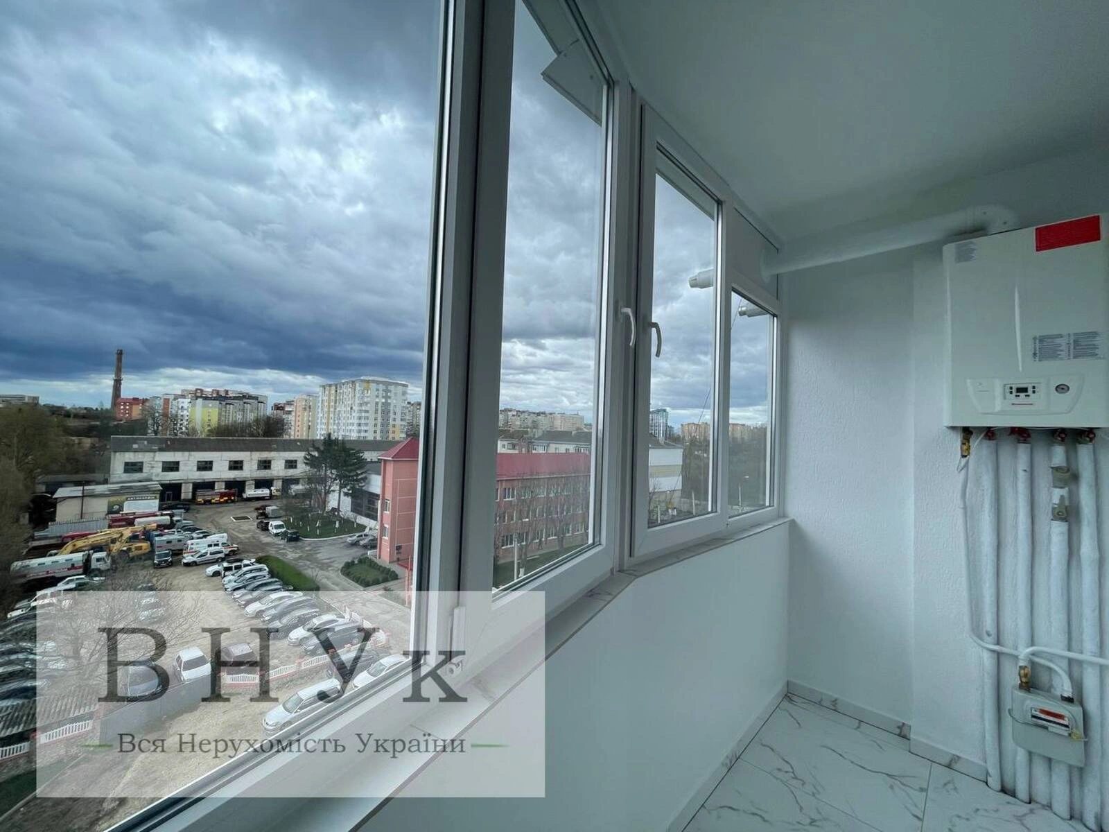 Apartments for sale 2 rooms, 57 m², 5th fl./11 floors. Kyyivska vul., Ternopil. 