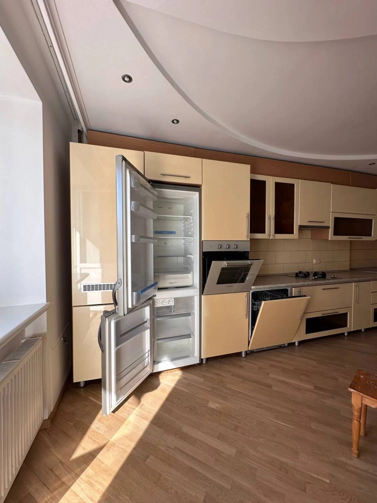 Продаж квартири 4 кімнати, 123 m², 3 пов./5 поверхів. Котляревського І. вул., Тернопіль. 