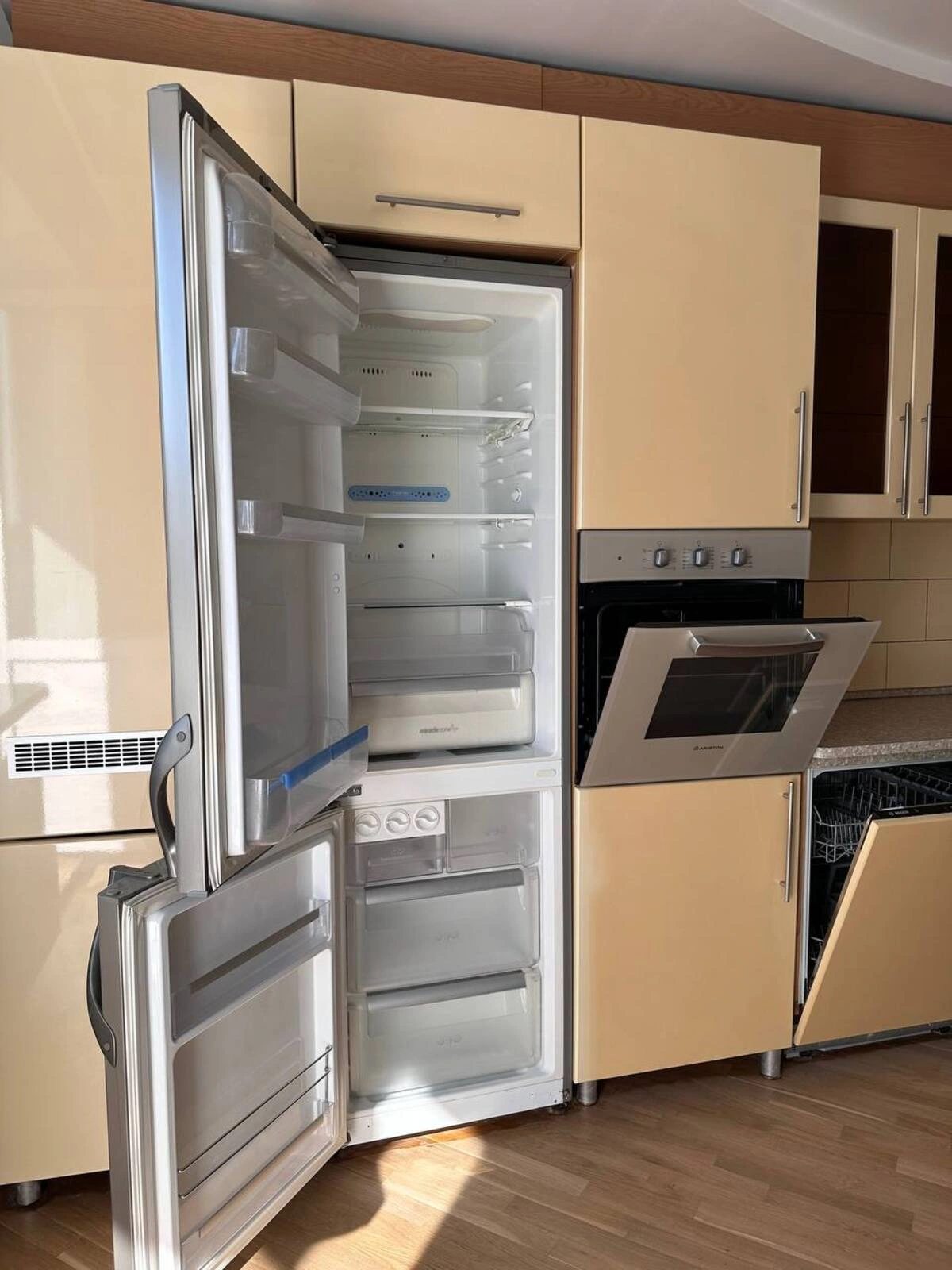 Продаж квартири 4 кімнати, 123 m², 3 пов./5 поверхів. Котляревського І. вул., Тернопіль. 