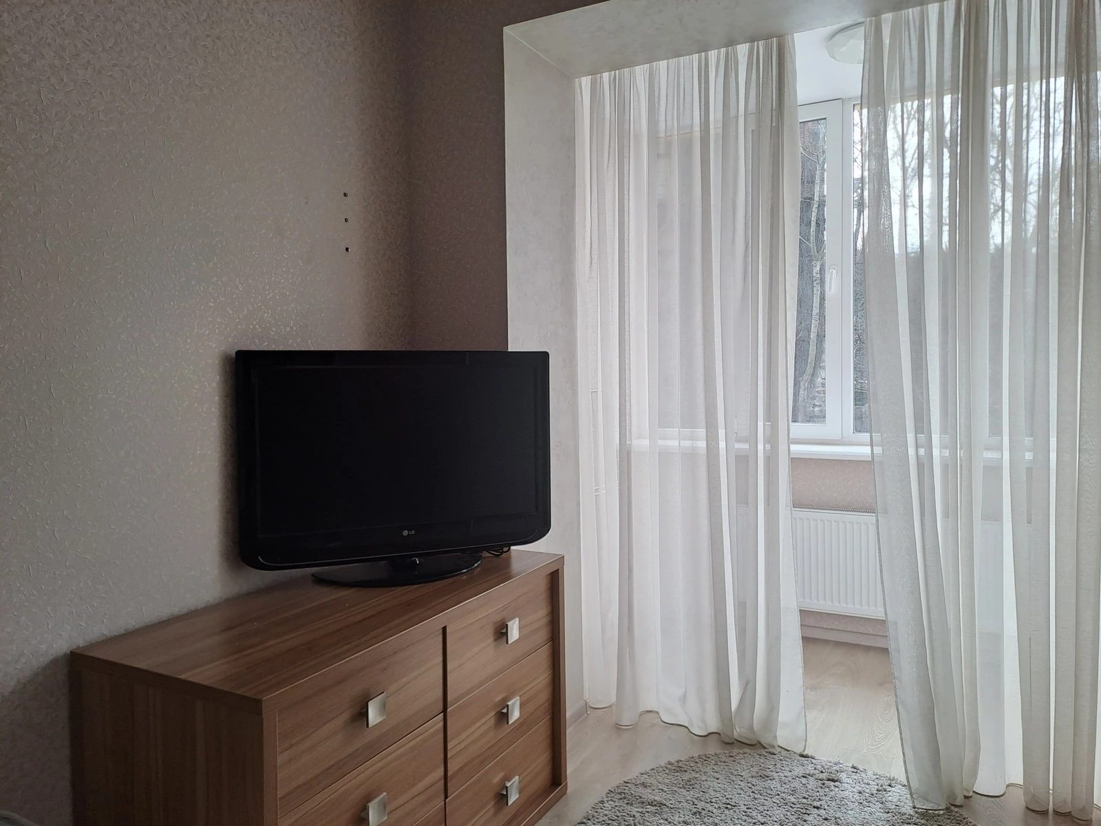 Apartment for rent. 1 room, 37 m², 1st floor/9 floors. 26, Voyakiv dyviziyi Halychyna vul., Ternopil. 