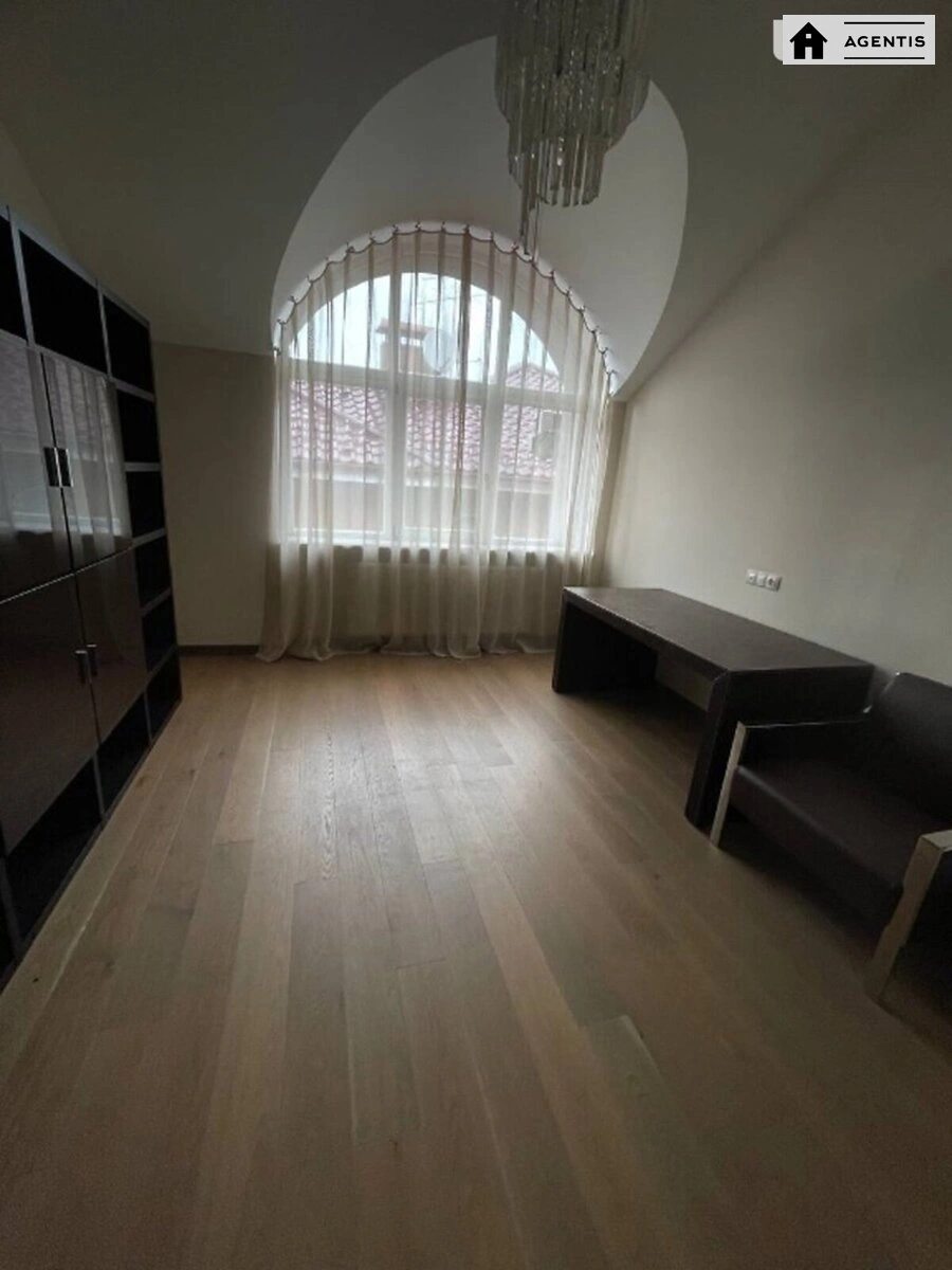 Сдам квартиру. 7 rooms, 370 m², 1st floor/4 floors. 10, Зверинецкая 10, Киев. 