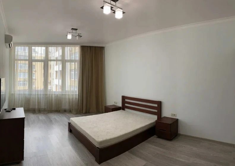 Здам квартиру 1 кімната, 62 m², 3 пов./13 поверхів. 9, Аркадиевский пер., Одеса. 