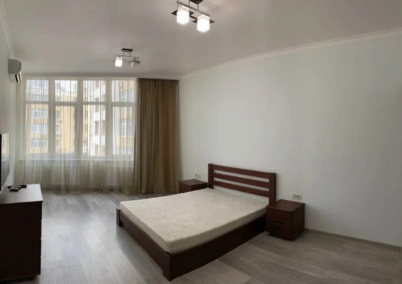 Apartment for rent. 1 room, 62 m², 3rd floor/13 floors. 9, Arkadyevskyy per., Odesa. 
