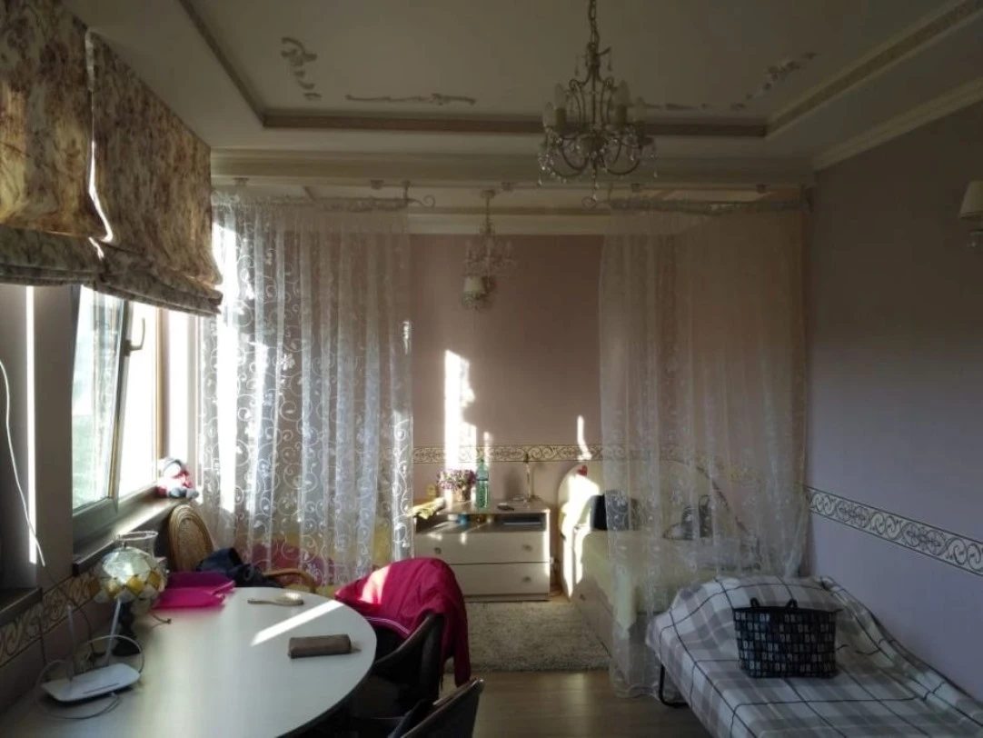 House for sale. 4 rooms, 160 m², 2 floors. Lyutizh. 