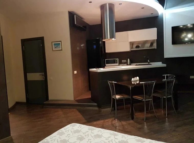 Apartment for rent. 1 room, 50 m², 12 floor/20 floors. 1, Lyteraturnaya ul., Odesa. 