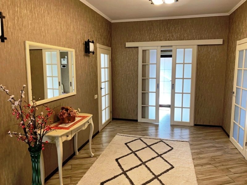 Продаж будинку. 4 rooms, 203 m², 1 floor. 11, Зарічна, Макаров. 