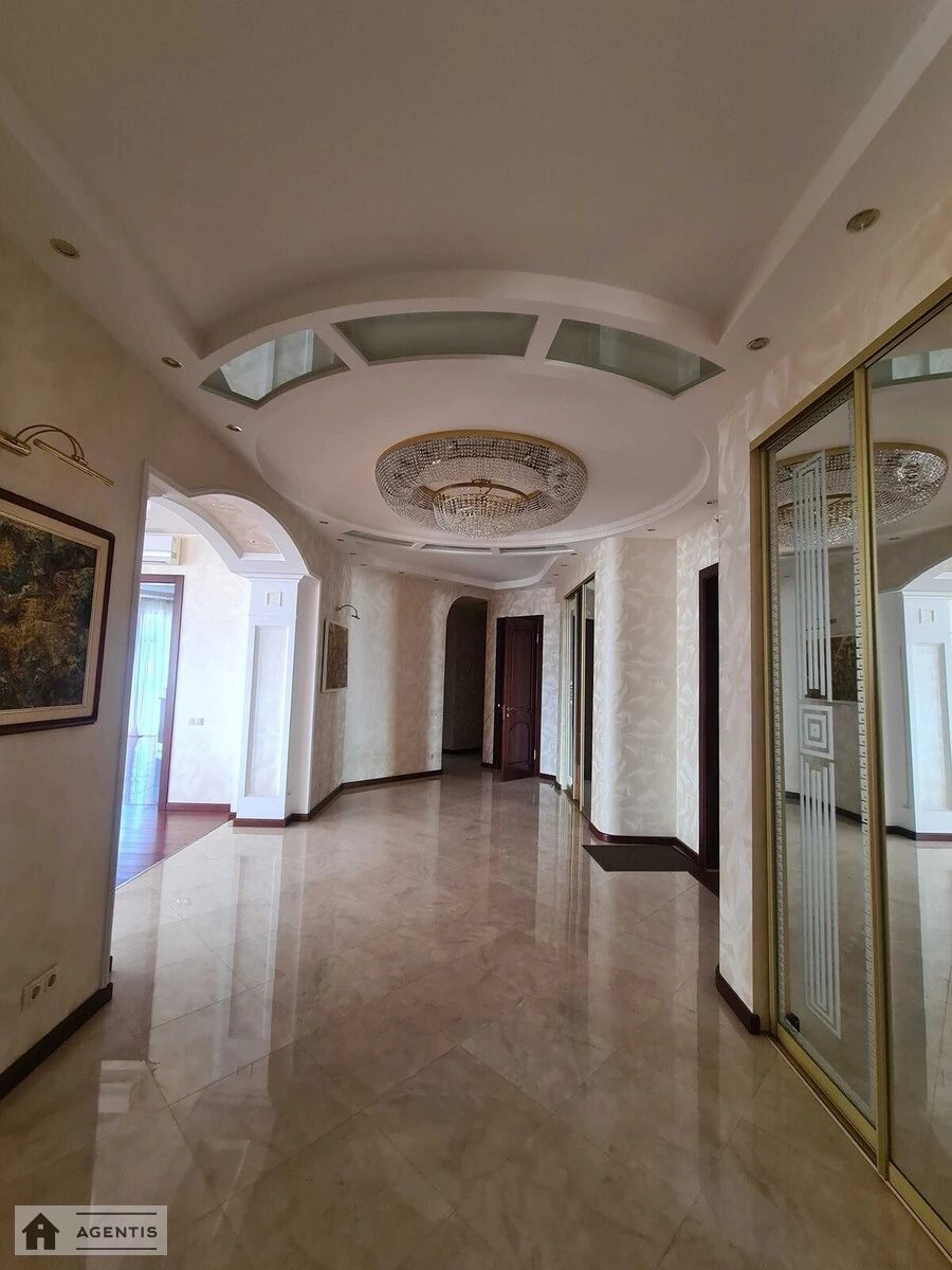 Сдам квартиру. 4 rooms, 246 m², 8th floor/12 floors. Ирининская, Киев. 