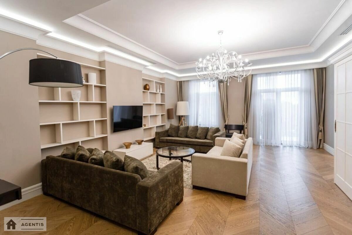 Сдам квартиру. 4 rooms, 170 m², 3rd floor/8 floors. 10, Новоселицкая 10, Киев. 