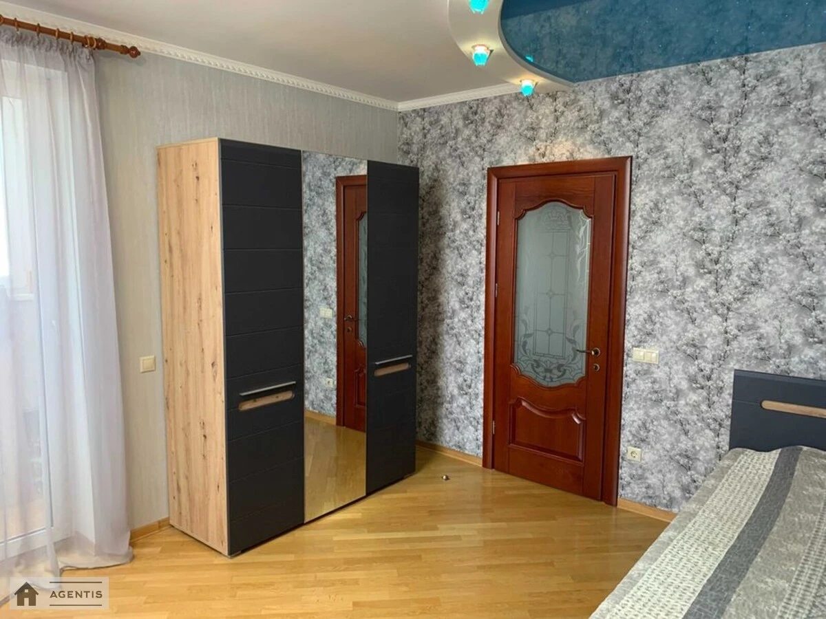 Apartment for rent. 4 rooms, 144 m², 19 floor/37 floors. 1, Sribnokilska 1, Kyiv. 