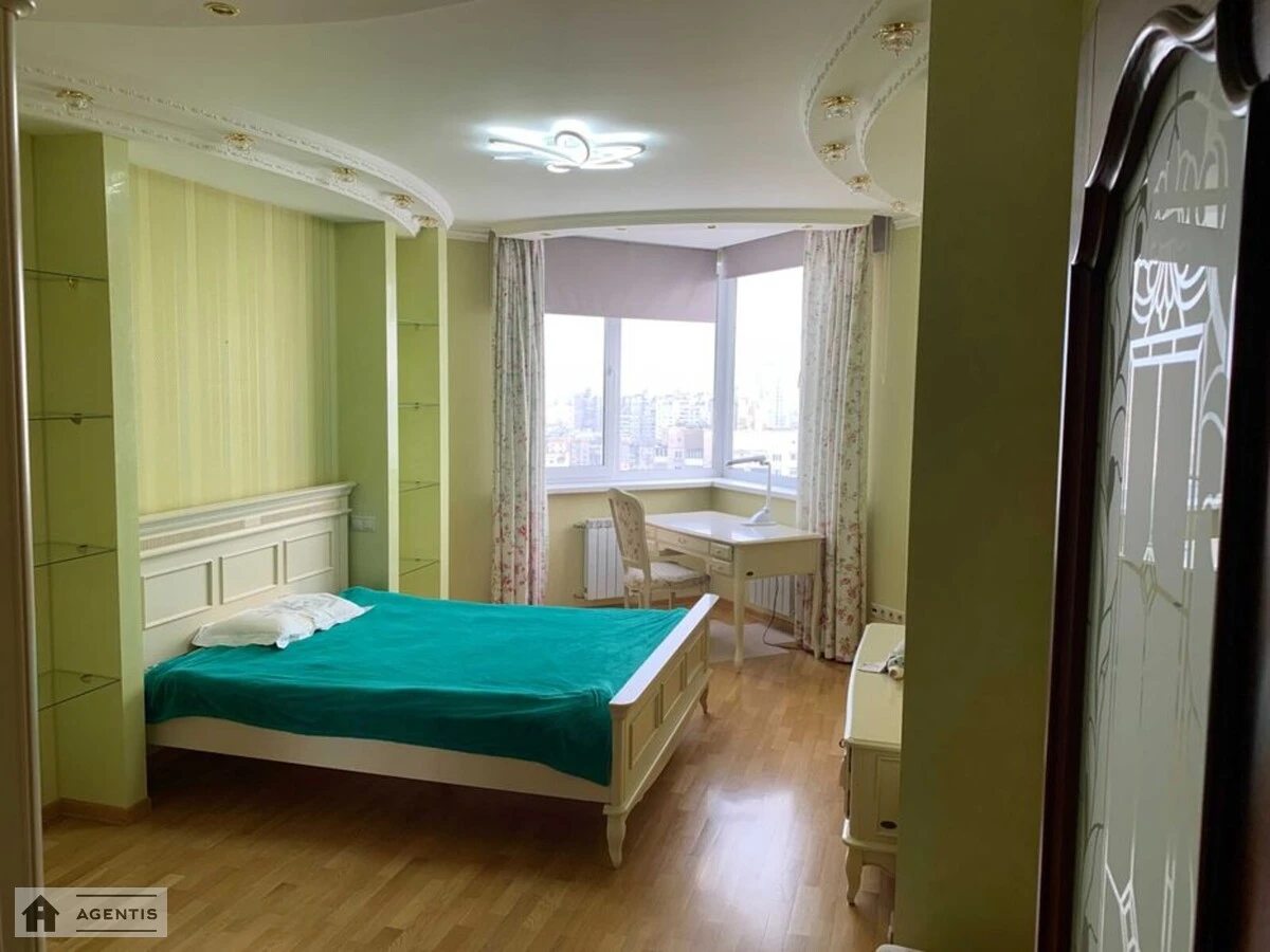 Сдам квартиру. 4 rooms, 144 m², 19 floor/37 floors. 1, Срибнокильская 1, Киев. 
