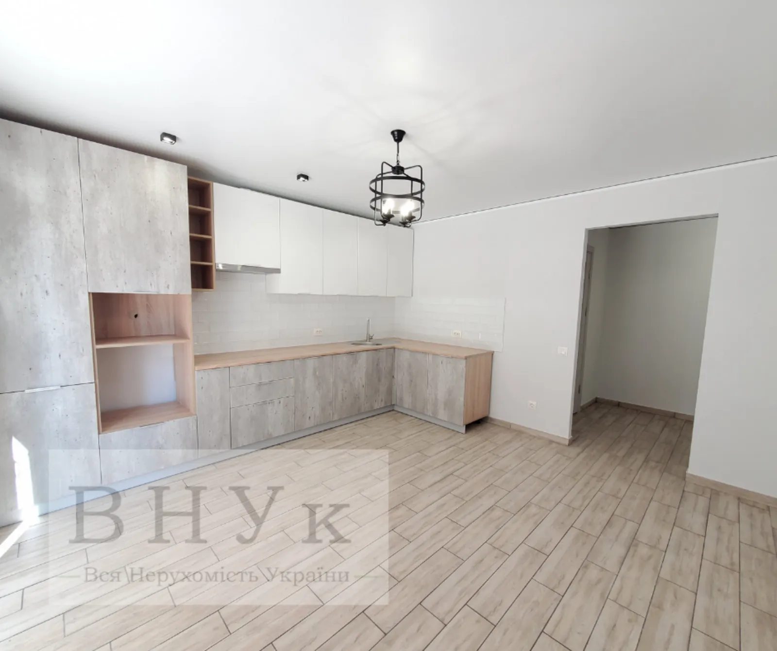 Apartments for sale. 1 room, 45 m², 1st floor/10 floors. Tarnavskoho , Ternopil. 