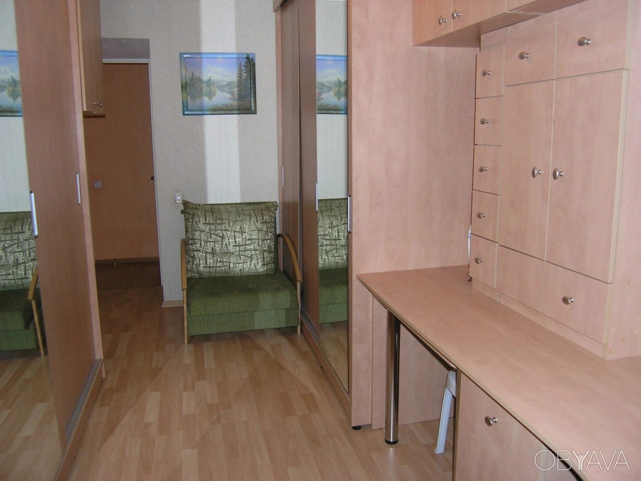Apartments for sale. 4 rooms, 80 m², 1st floor/9 floors. Pr.Slobozhanskyy, Dnipro. 