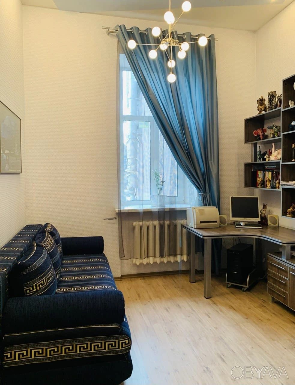 Apartments for sale. 5 rooms, 170 m², 2nd floor/3 floors. Voskresenskaya, Dnipro. 