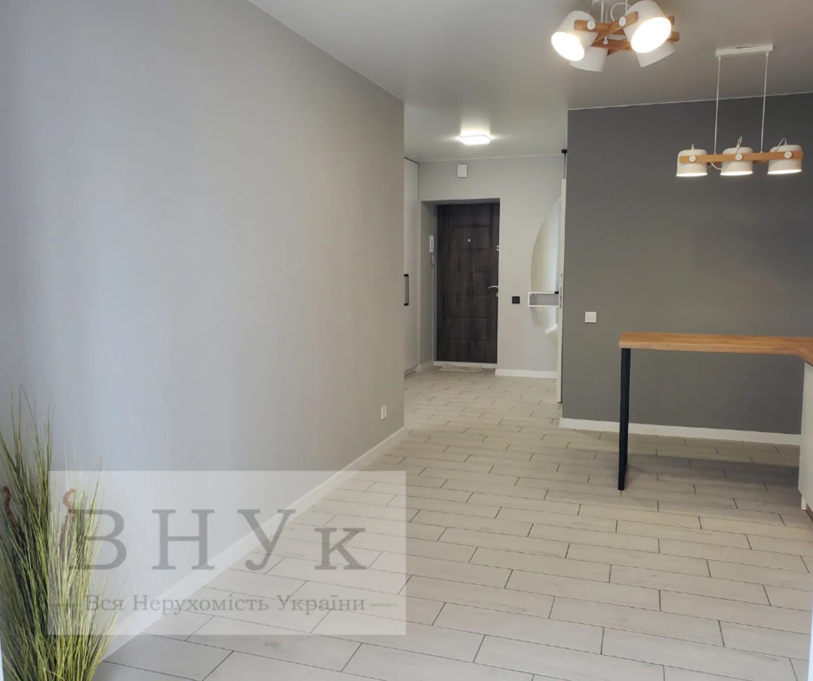 Apartments for sale. 1 room, 47 m², 3rd floor/10 floors. Volodymyra Velykoho vul., Ternopil. 