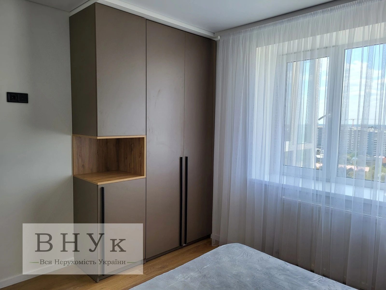 Apartments for sale. 2 rooms, 46 m², 9th floor/10 floors. Volodymyra Velykoho vul., Ternopil. 