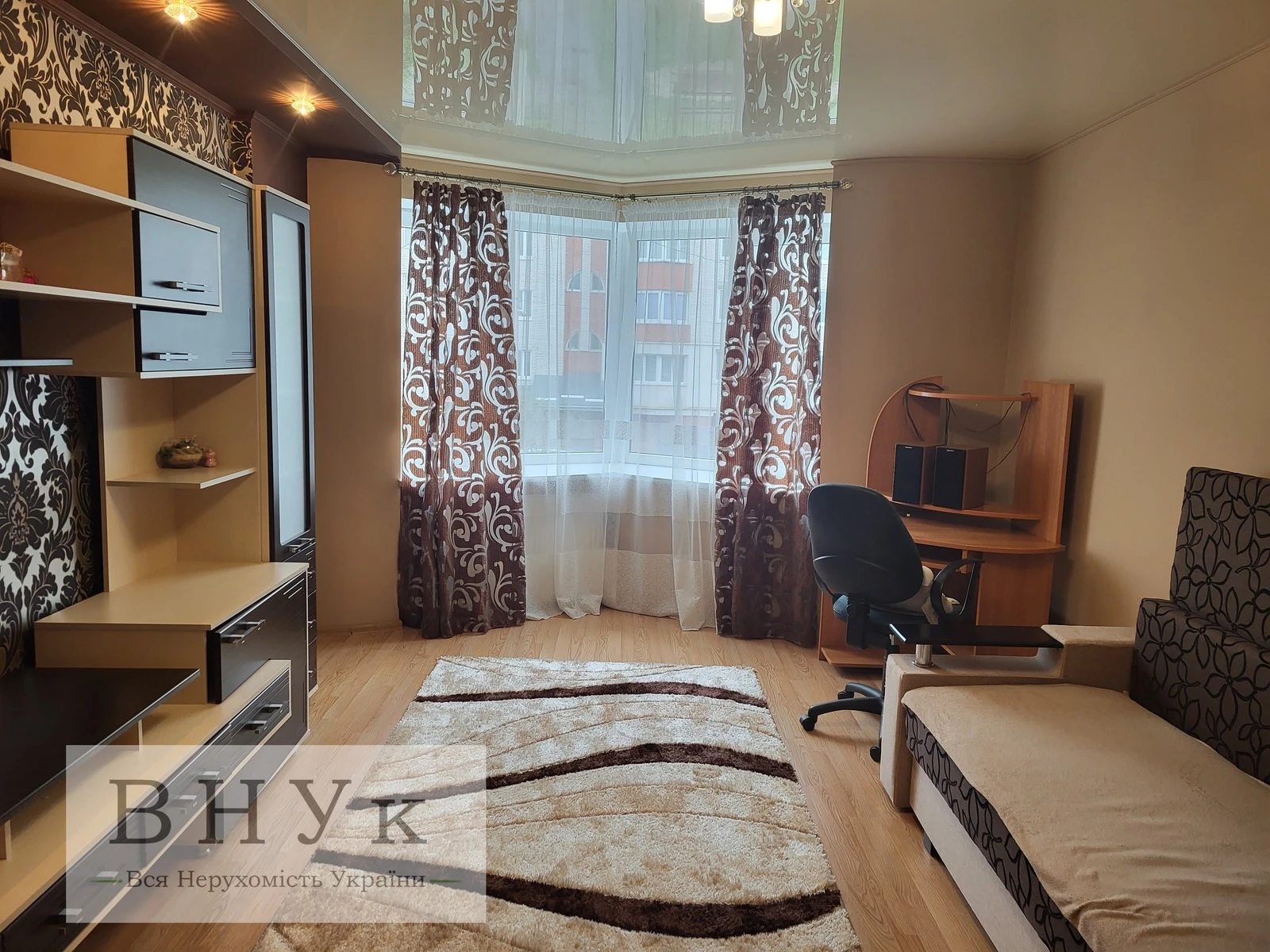 Продаж квартири. 1 room, 43 m², 1st floor/6 floors. Вишневецького , Тернопіль. 