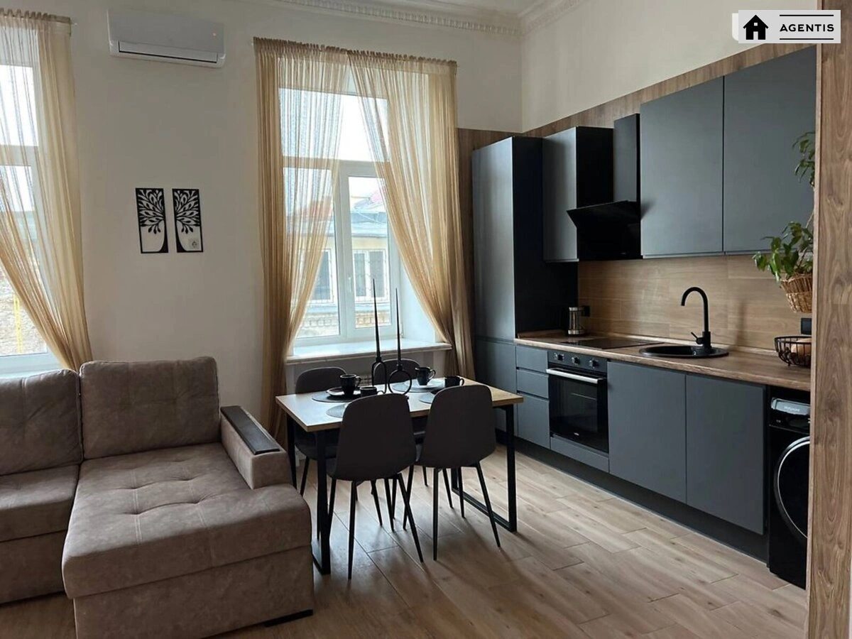 Здам квартиру. 4 rooms, 230 m², 4th floor/4 floors. 1, Костянтинівська 1, Київ. 
