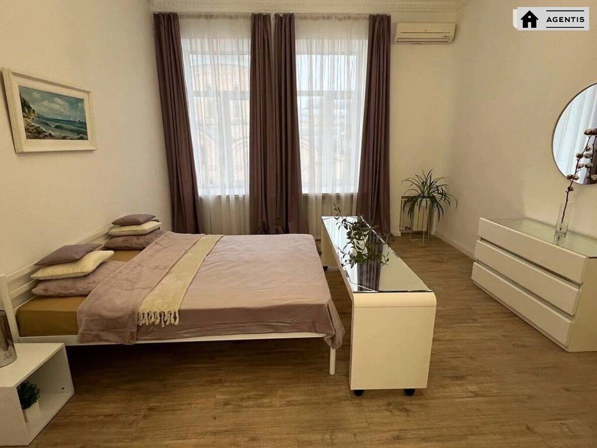 Apartment for rent. 4 rooms, 230 m², 4th floor/4 floors. 1, Kostyantynivska 1, Kyiv. 