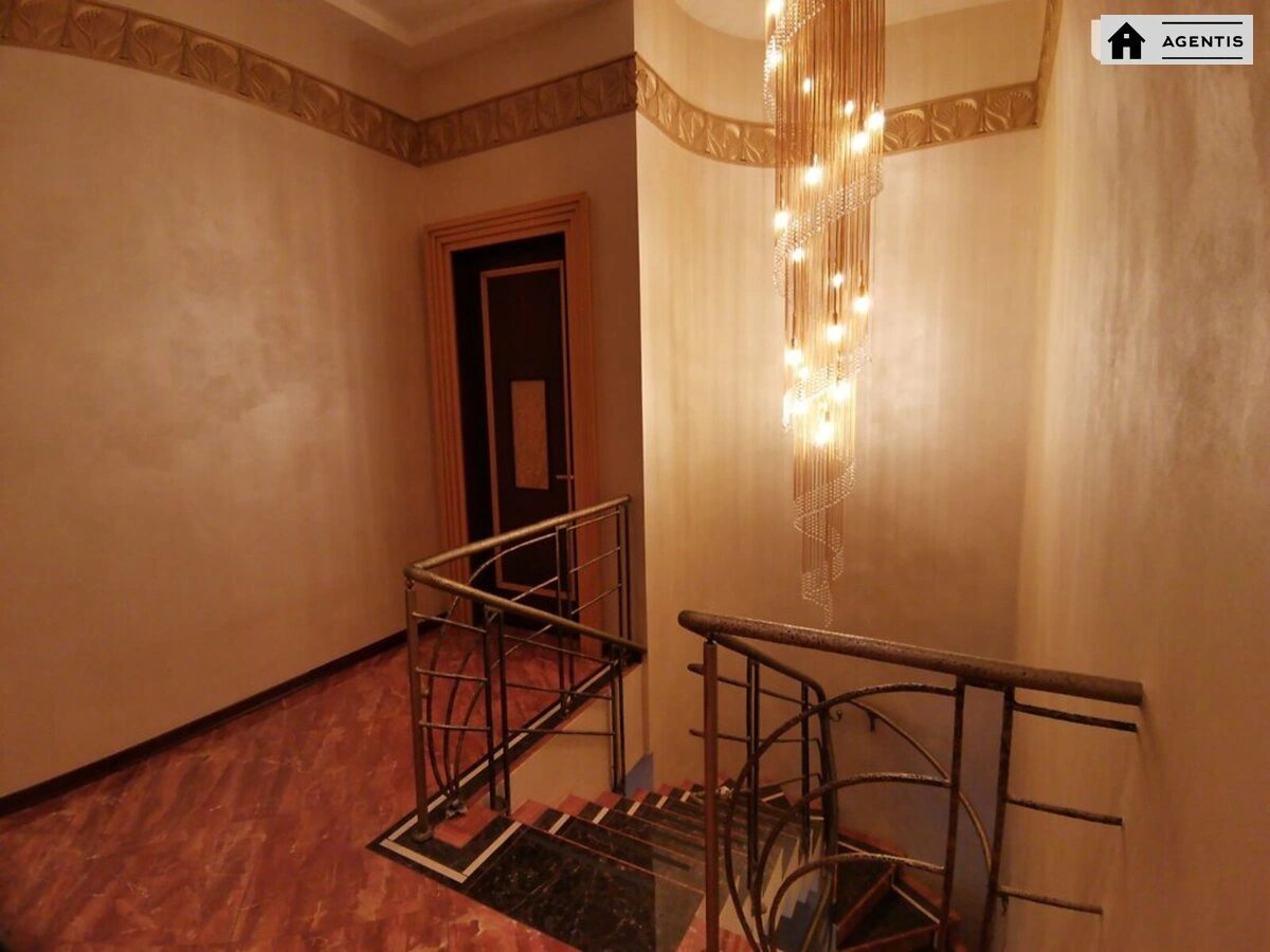 Здам квартиру. 4 rooms, 210 m², 4th floor/5 floors. 21, Воздвиженська 21, Київ. 