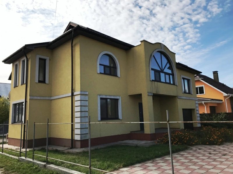 House for sale. 6 rooms, 240 m², 2 floors. Markhalivska, Markhalovka. 