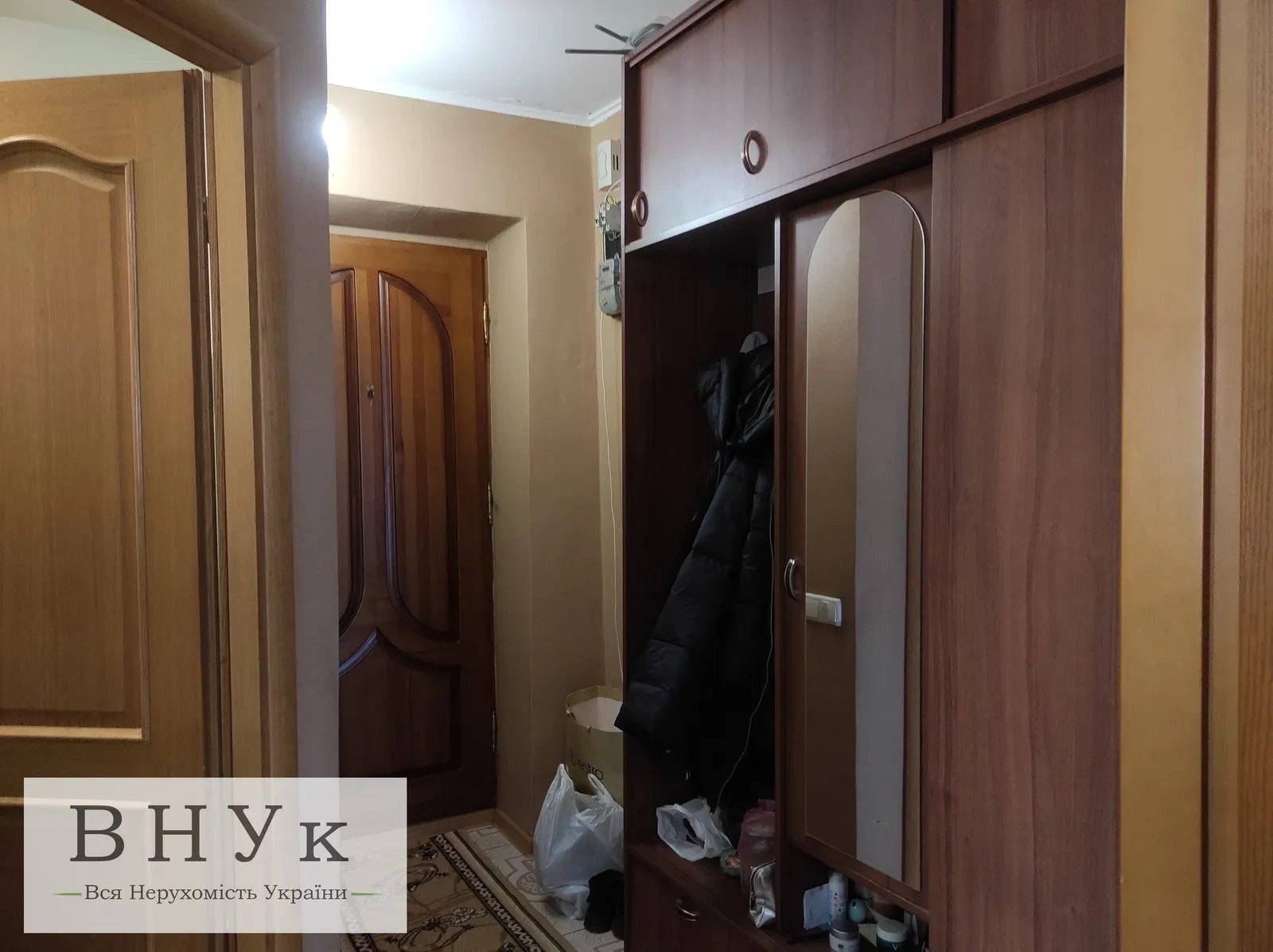 Продаж квартири. 3 rooms, 43 m², 2nd floor/2 floors. Кутківці / Золотогірська вул., Тернопіль. 
