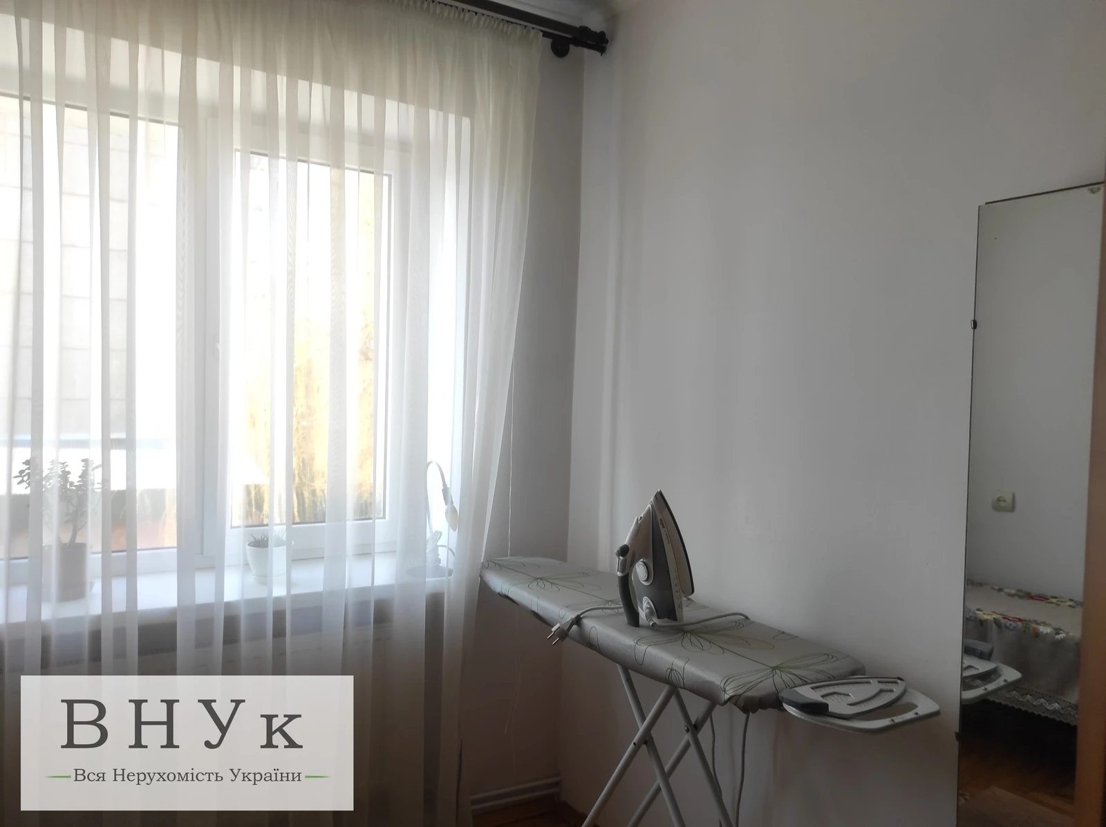 Apartments for sale. 3 rooms, 43 m², 2nd floor/2 floors. Kutkivtsi Zolotohirska vul., Ternopil. 