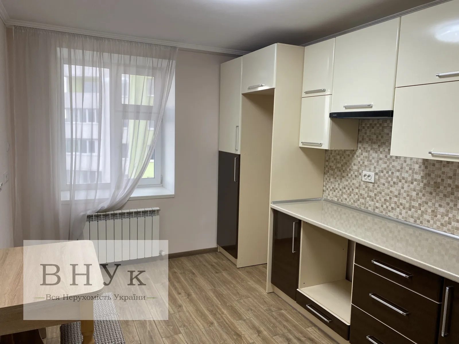 Apartments for sale. 1 room, 40 m², 6th floor/10 floors. Yaremy , Ternopil. 