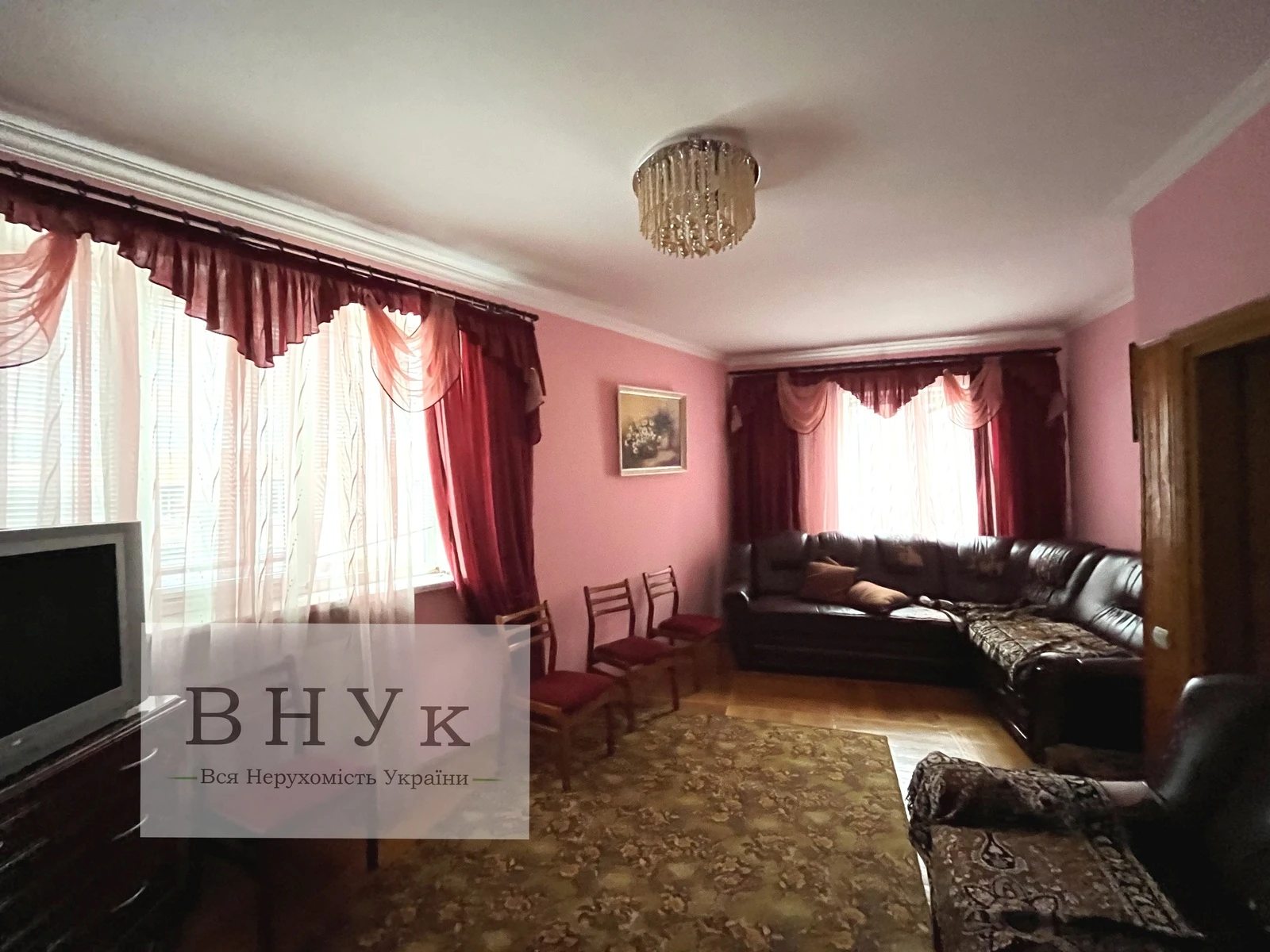 Apartments for sale 3 rooms, 75 m², 1st fl./2 floors. Vahylevycha vul., Ternopil. 