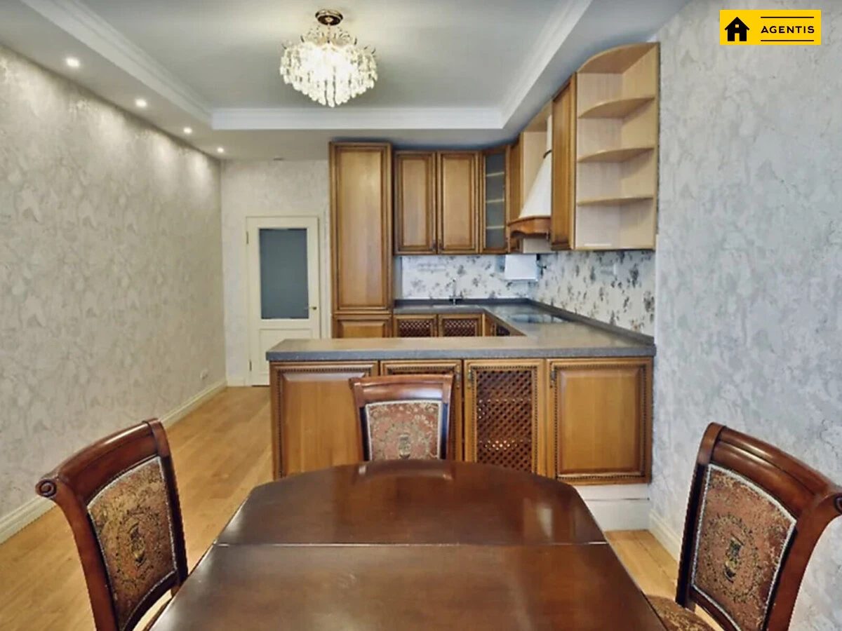 Apartment for rent. 3 rooms, 175 m², 4th floor/4 floors. 7, Lesi Ukrayinky 7, Kyiv. 