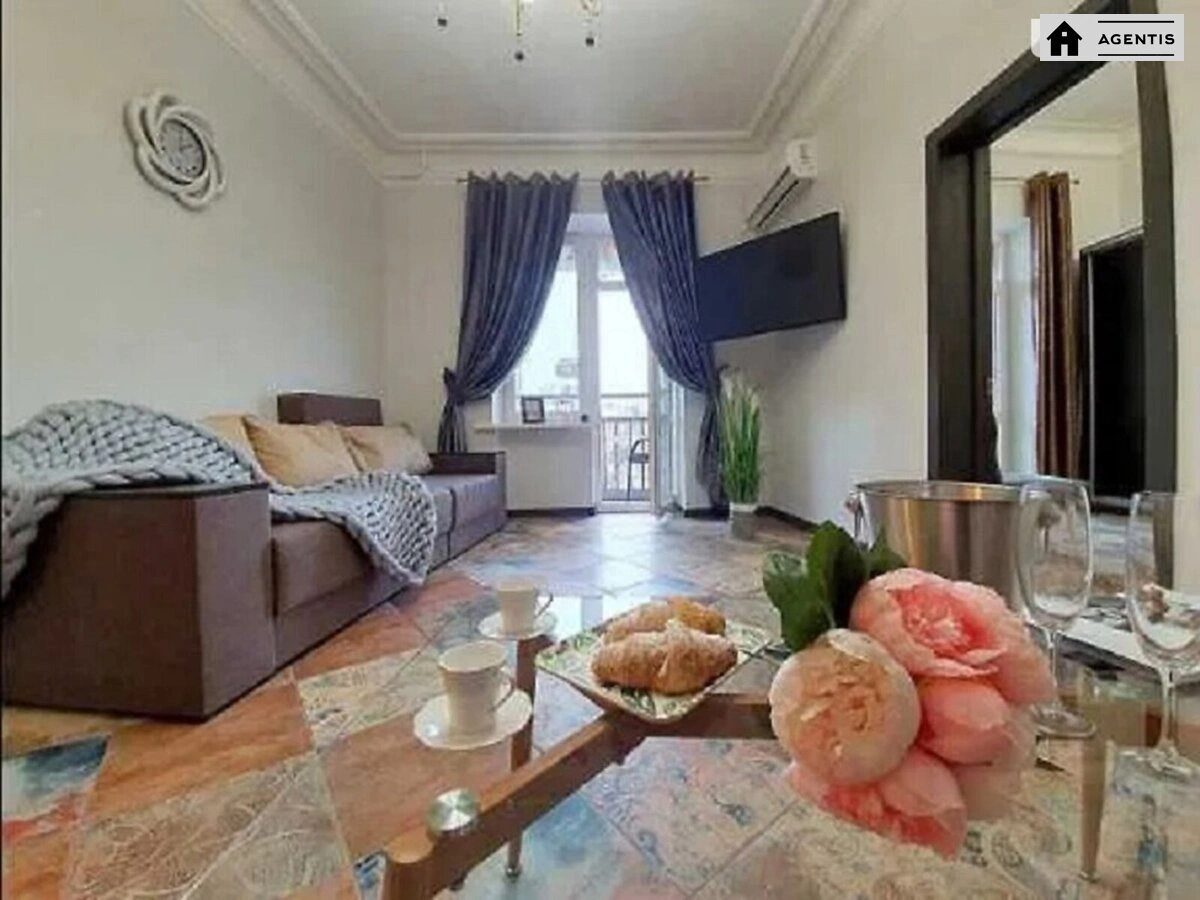 Apartment for rent. 3 rooms, 75 m², 6th floor/8 floors. Sofijivska, Kyiv. 