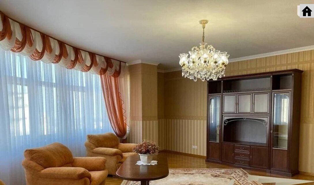 Apartment for rent. 4 rooms, 204 m², 14 floor/21 floors. 13, Staronavodnitcka 13, Kyiv. 