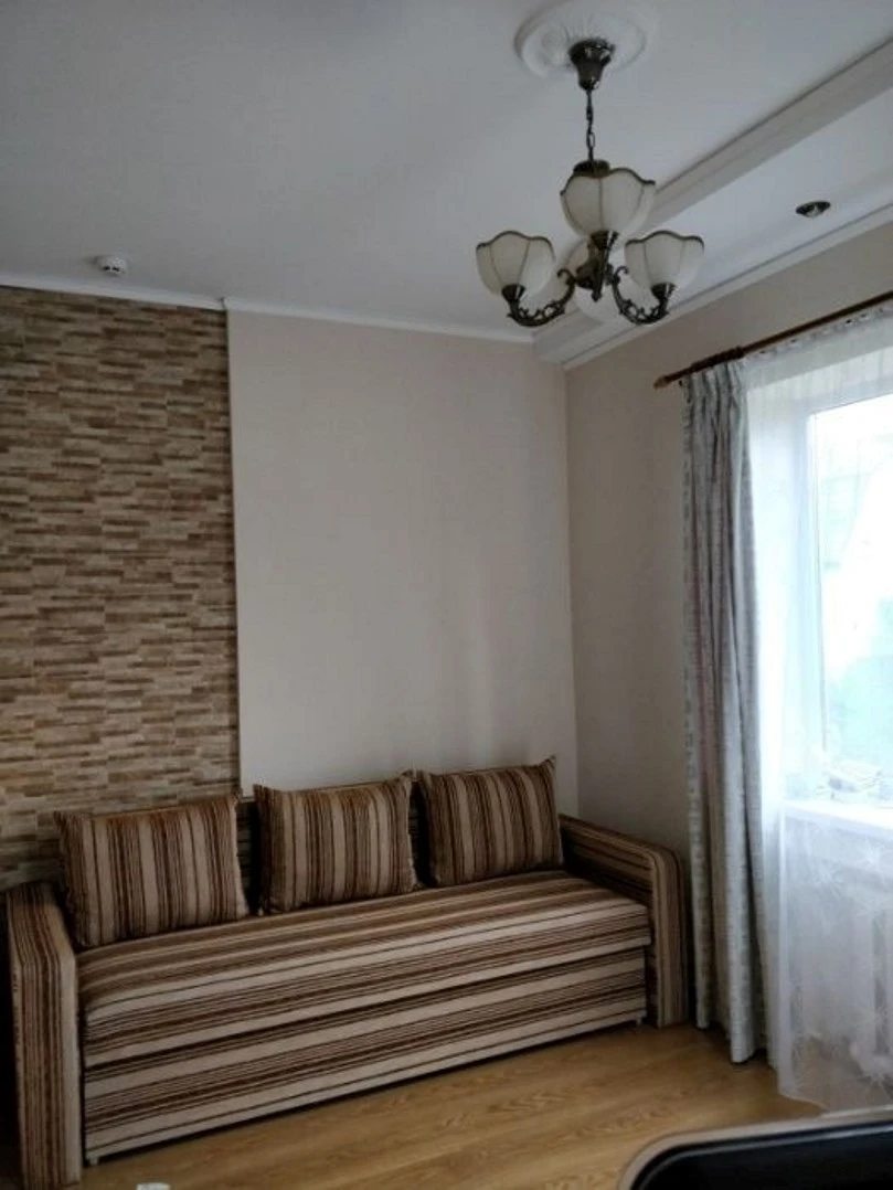 Продам свой 3-х этаж частный дом 7 км от Киева с. Круглык Вита-Почтовая