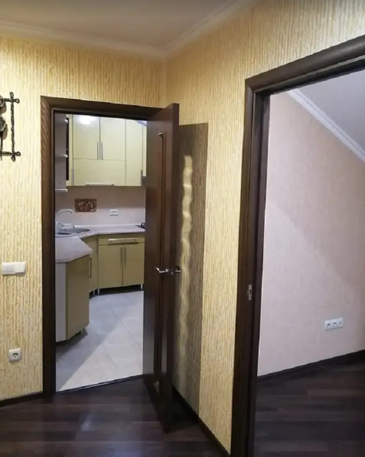 Продаж квартири 2 кімнати, 62 m², 3 пов./3 поверхи. Вільхова вул., Тернопіль. 