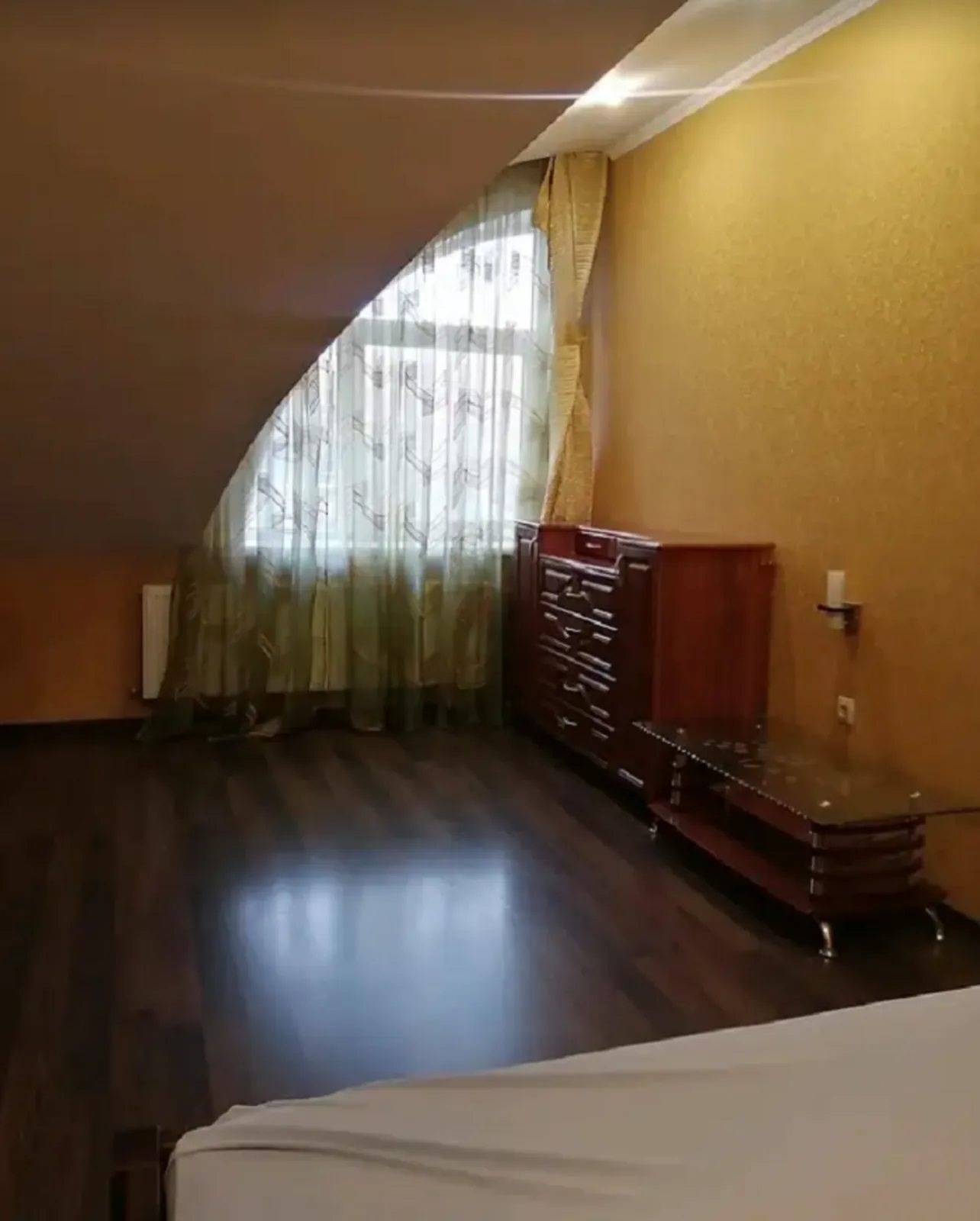 Apartments for sale. 2 rooms, 62 m², 3rd floor/3 floors. Vilkhova vul., Ternopil. 