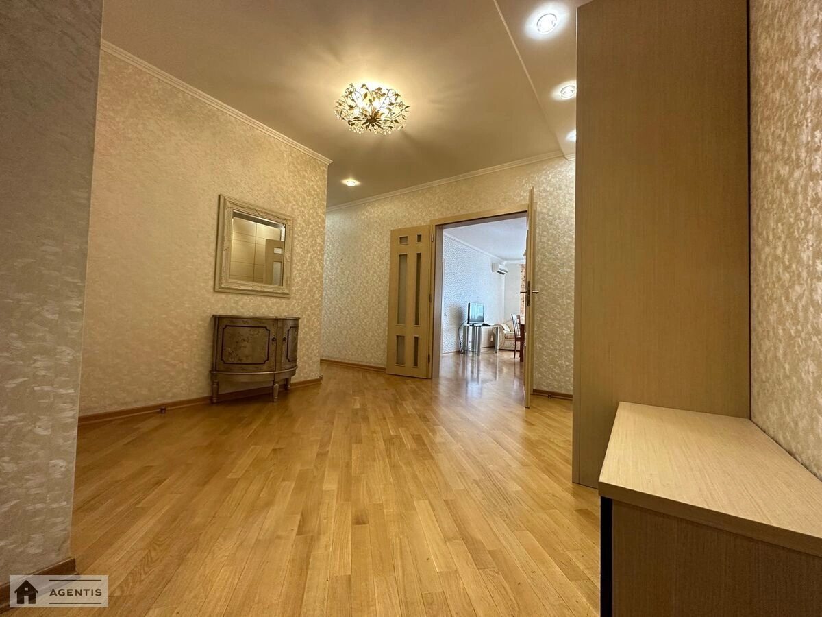 Apartment for rent. 3 rooms, 130 m², 9th floor/20 floors. 13, Golosiyivska 13, Kyiv. 