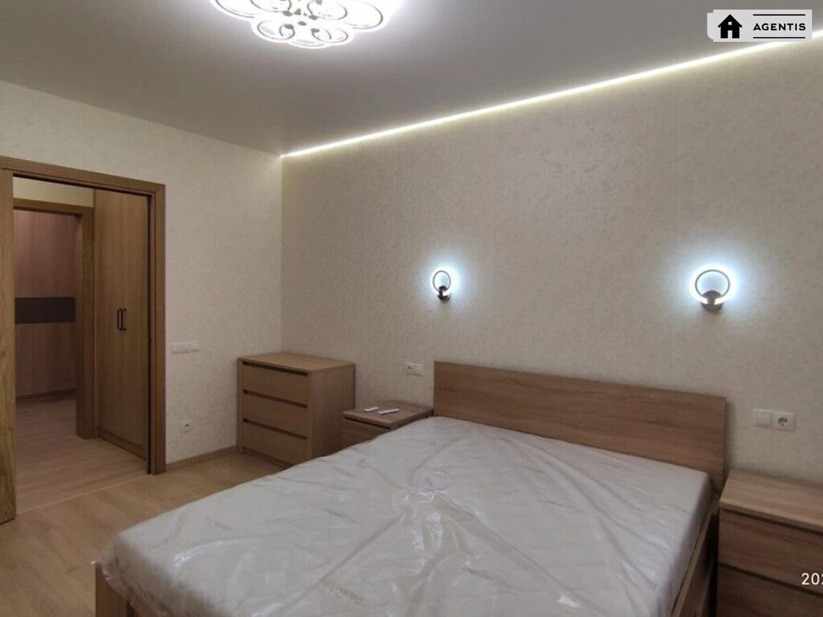 Сдам квартиру. 3 rooms, 84 m², 27 floor/27 floors. Вишняковская 4, Киев. 