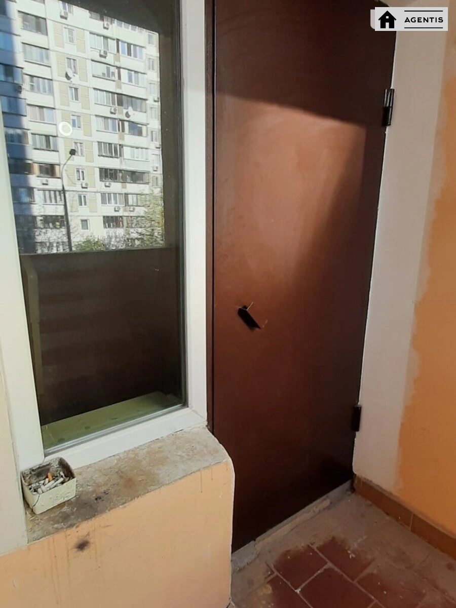 Сдам квартиру. 2 rooms, 72 m², 3rd floor/17 floors. Петра Григоренка просп., Киев. 