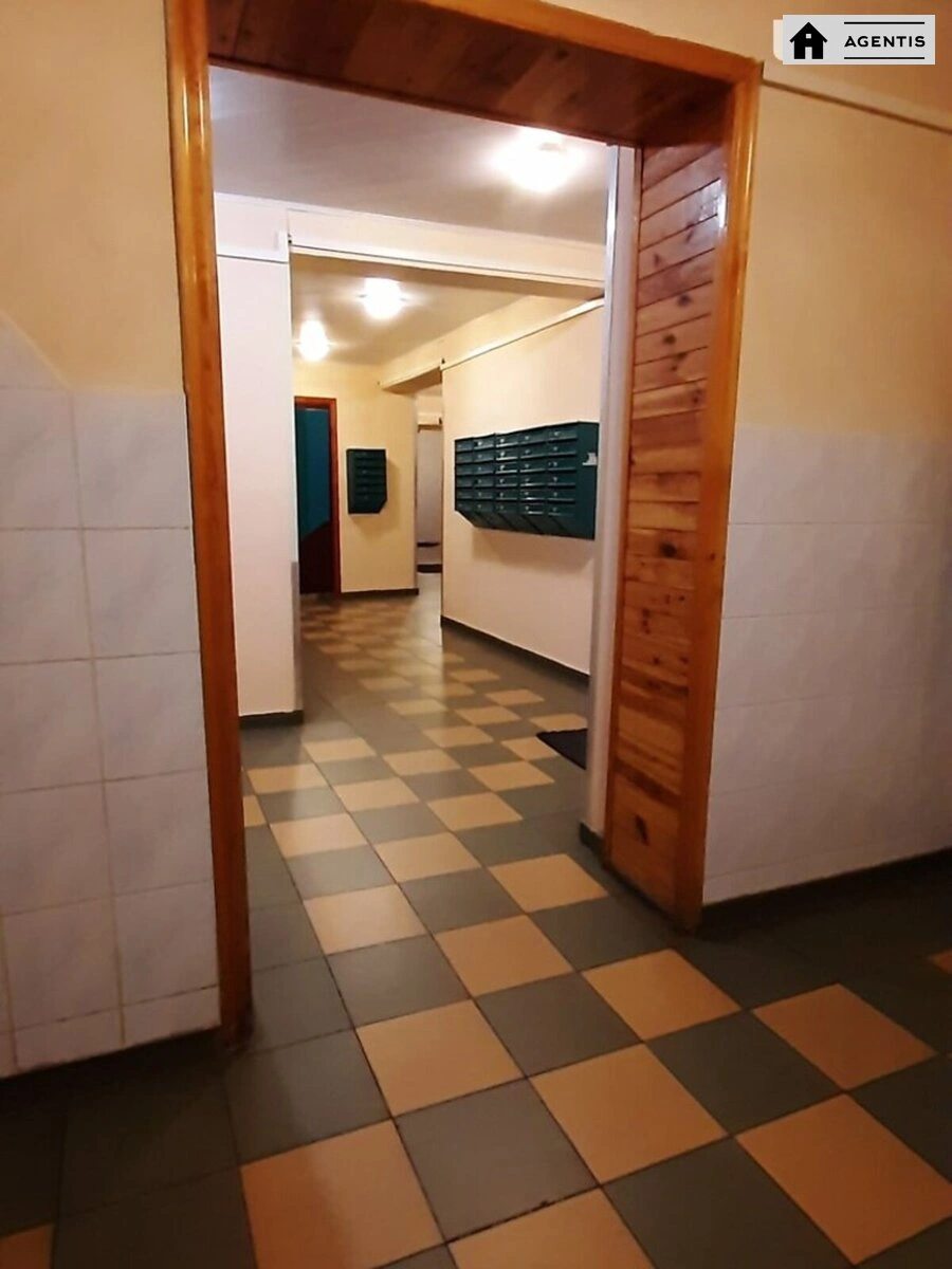 Apartment for rent. 2 rooms, 72 m², 3rd floor/17 floors. Petra Hryhorenka prosp., Kyiv. 