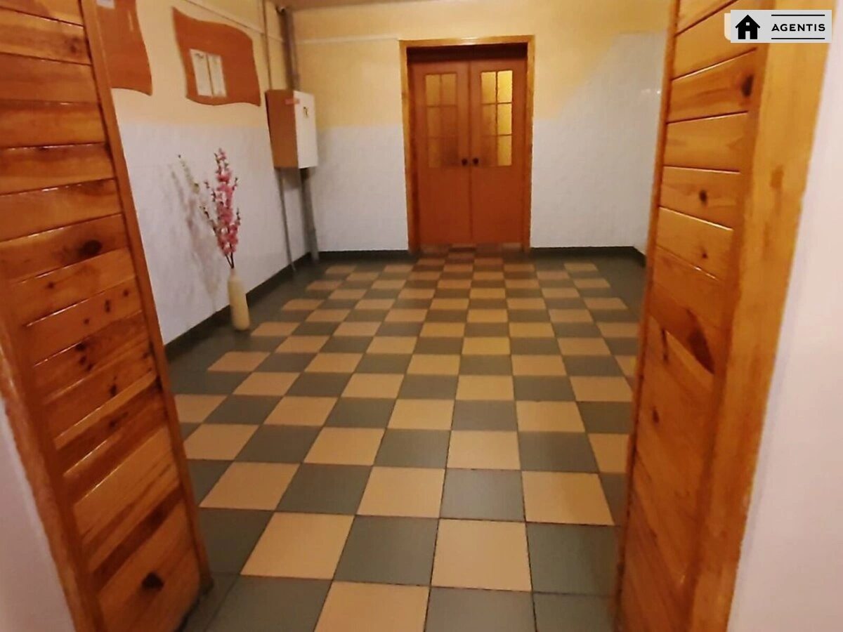 Apartment for rent. 2 rooms, 72 m², 3rd floor/17 floors. Petra Hryhorenka prosp., Kyiv. 