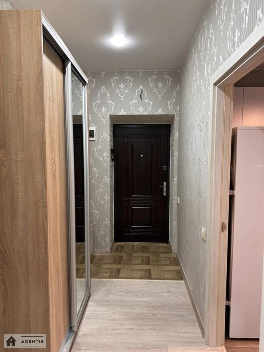 Сдам квартиру. 2 rooms, 50 m², 6th floor/10 floors. Миру вул., Новоселки. 