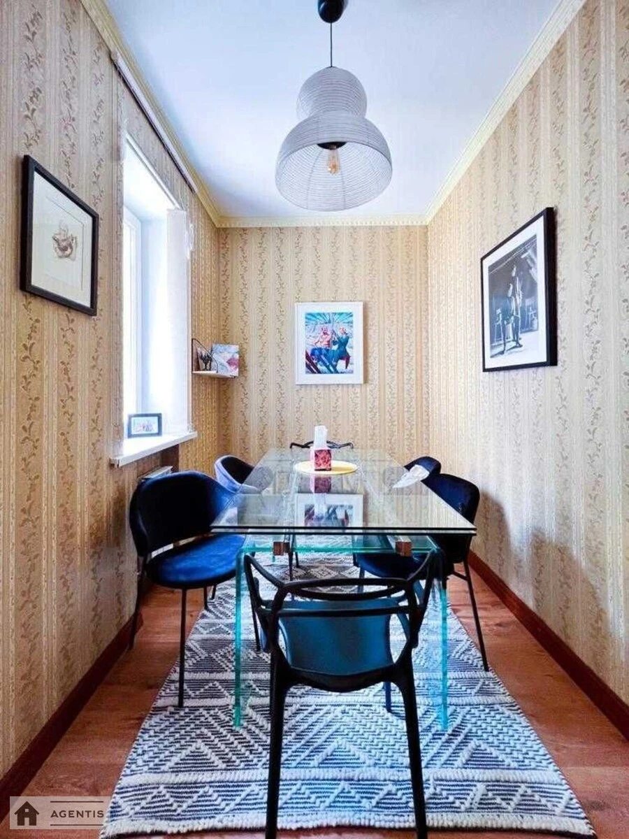 Apartment for rent. 3 rooms, 100 m², 3rd floor/6 floors. Ivana Mazepy vul., Kyiv. 