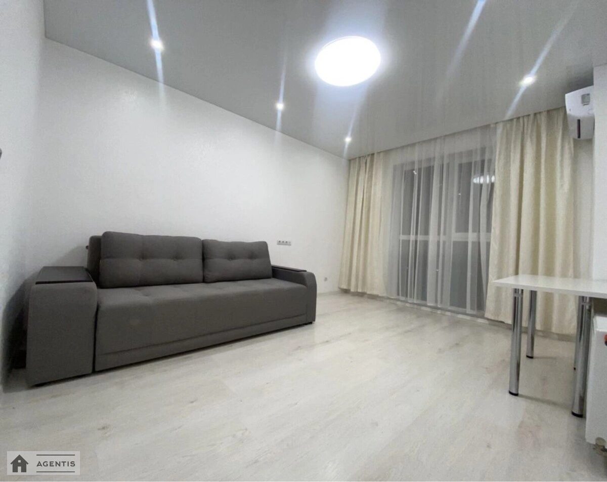 Apartment for rent. 1 room, 40 m², 9th floor/10 floors. 6, Yednosti vul., Kryukivshchyna. 