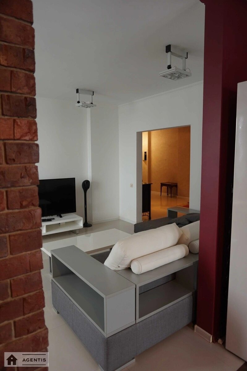 Apartment for rent. 2 rooms, 87 m², 22 floor/30 floors. 1, Dniprovska embankment 1, Kyiv. 